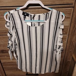 IZ Byer Top, Size Medium, NWT